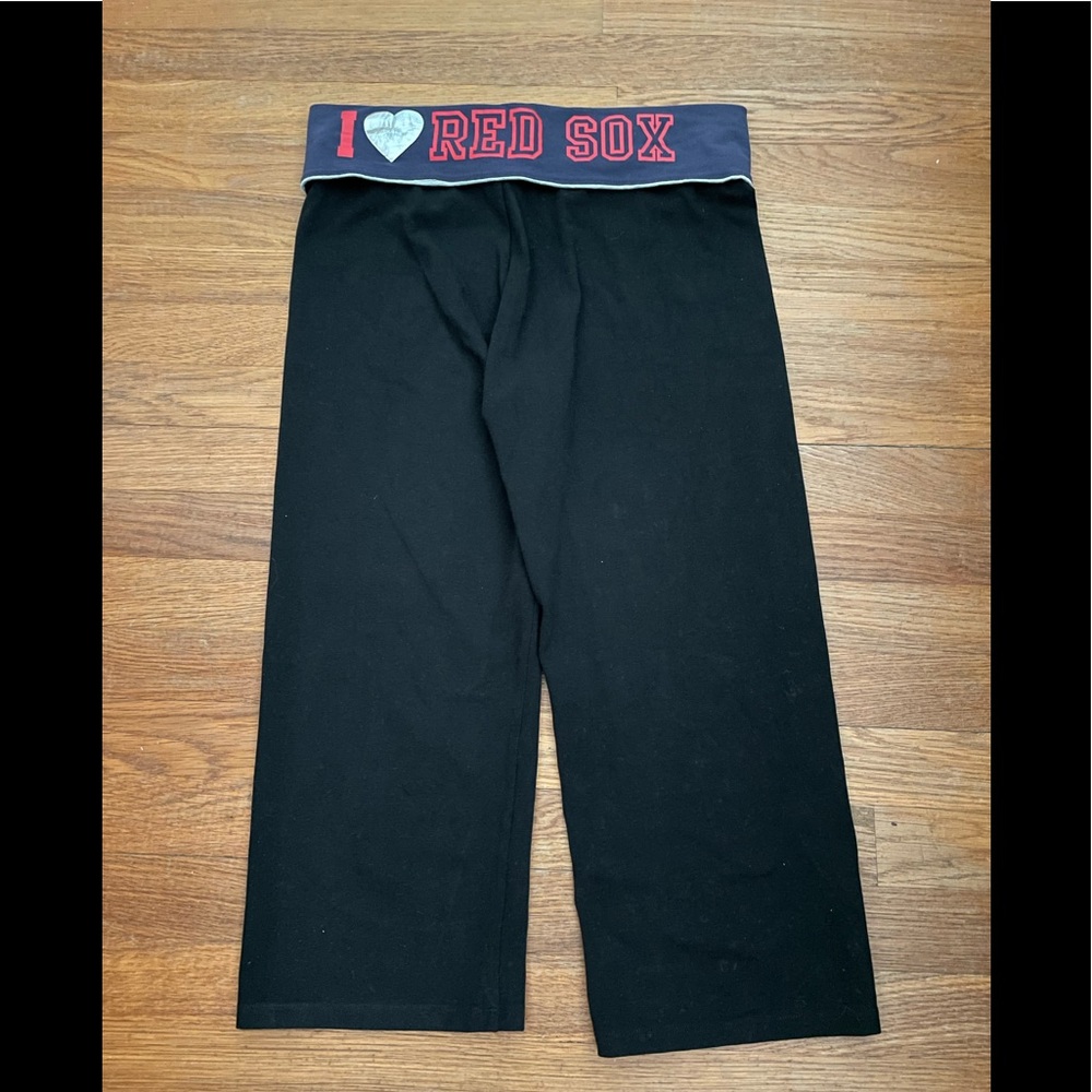 VS PINK ⚾️ MLB Capris Red Sox